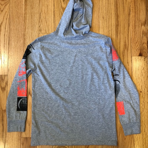 2 Adidas tees, size M - Picture 6 of 13